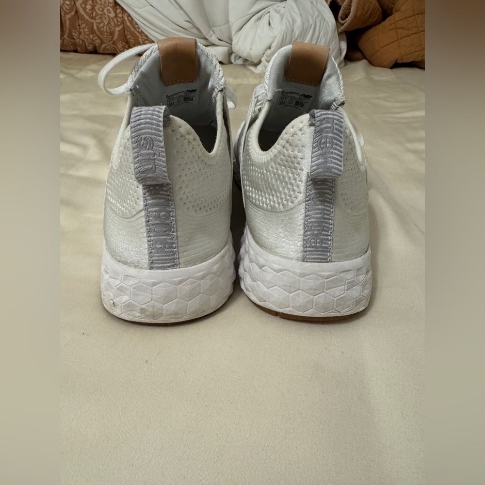 New Balance White and Tan Athletic Shoes 11.5 - Picture 4 of 6